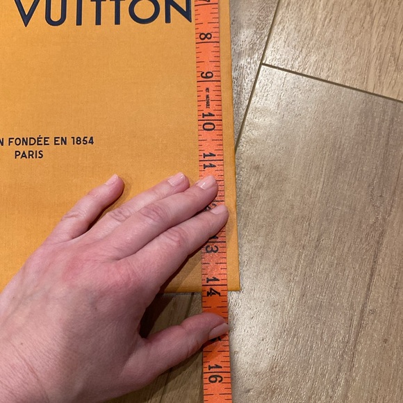 Louis Vuitton shopping bag - Picture 4 of 4